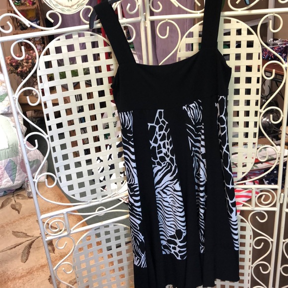 Pattern Dress - Picture 1 of 2